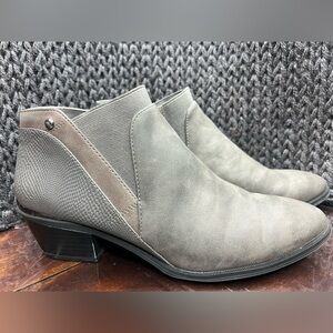 300. Simply Vera Vera Wang Skylark Women's Ankle Boots 10M